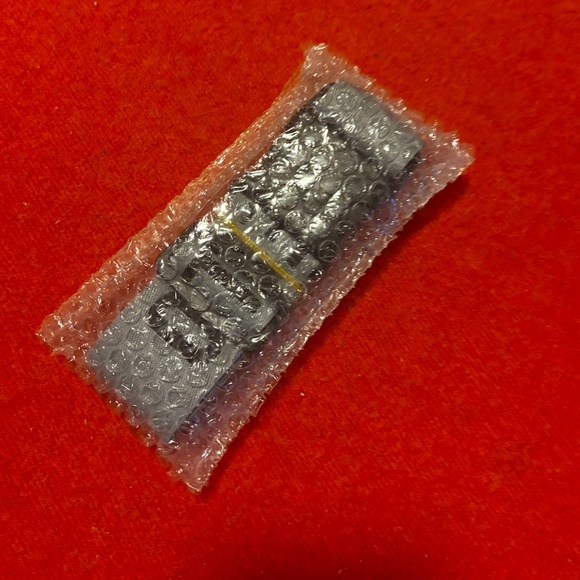 Hershel gray and black multilingual Hello adjustable luggage belt NWT - Picture 4 of 7